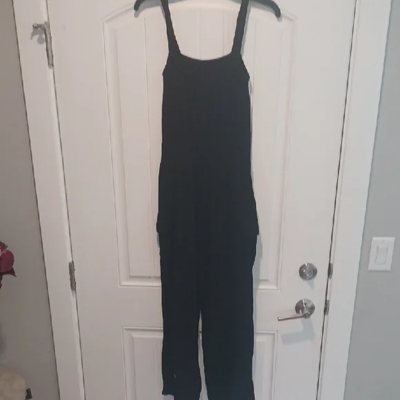JohnPaulRichard Classic Black Jumpsuit, size petite medium - Picture 3 of 7